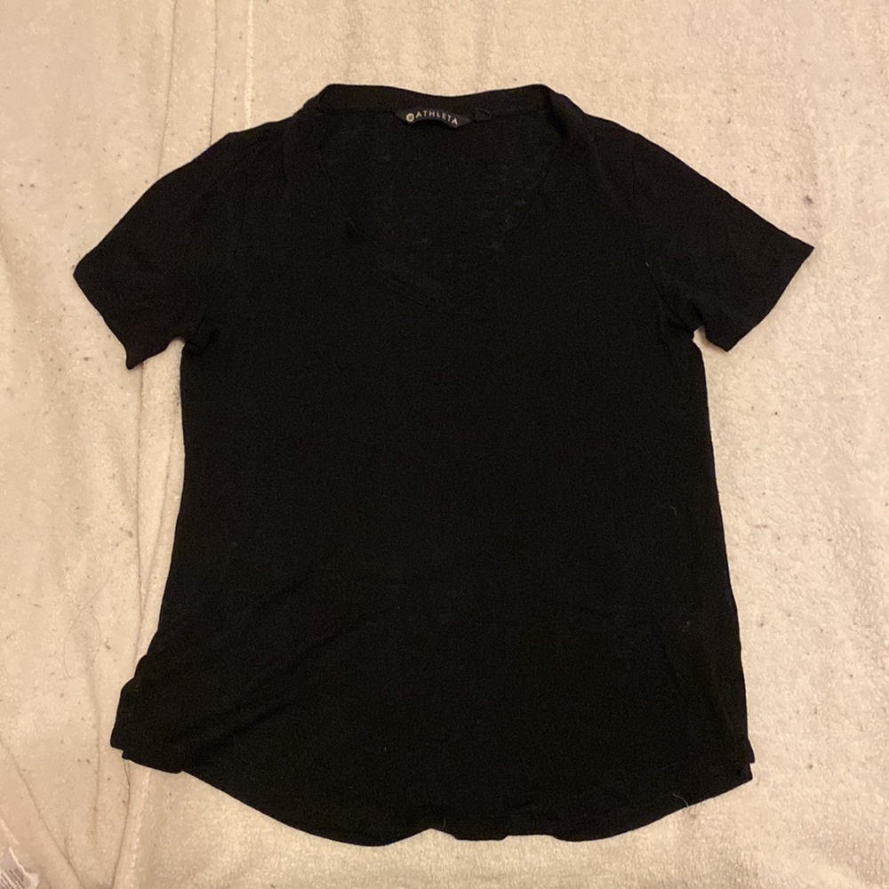 Athleta breezy v neck shirt